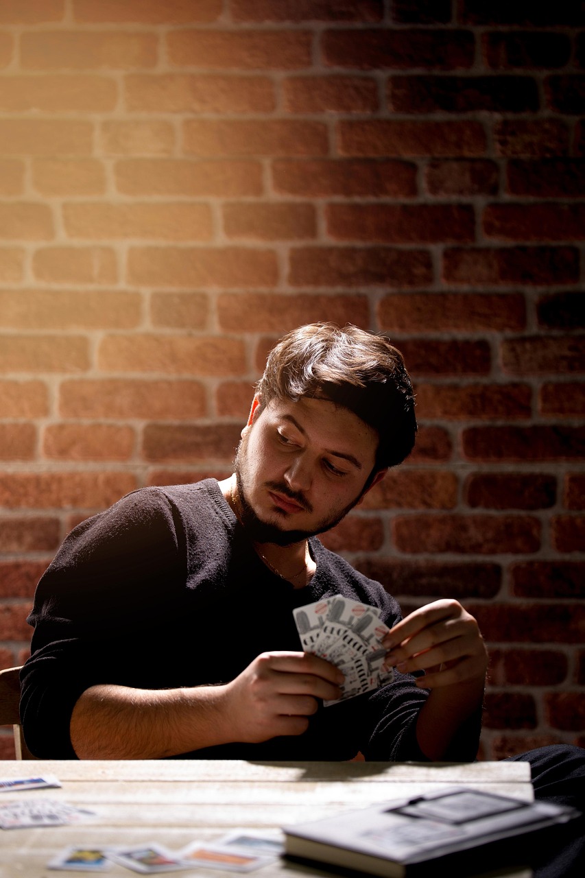 Slots, Poker, and the Real Math Behind iGaming